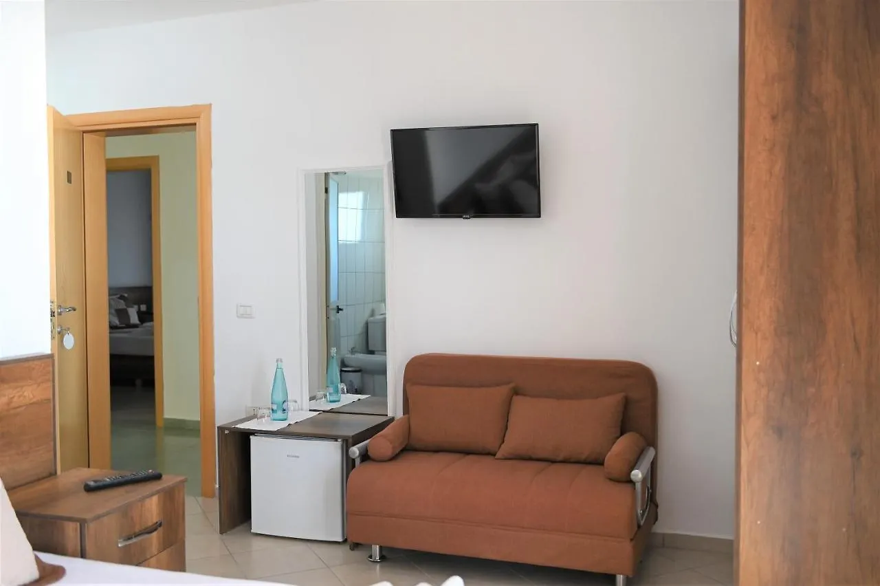Vila Oxinn Kryemëdhej 3*,  Albania