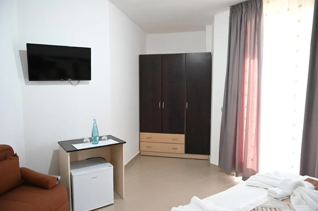 Vila Oxinn Kryemëdhej 3*,  Albania